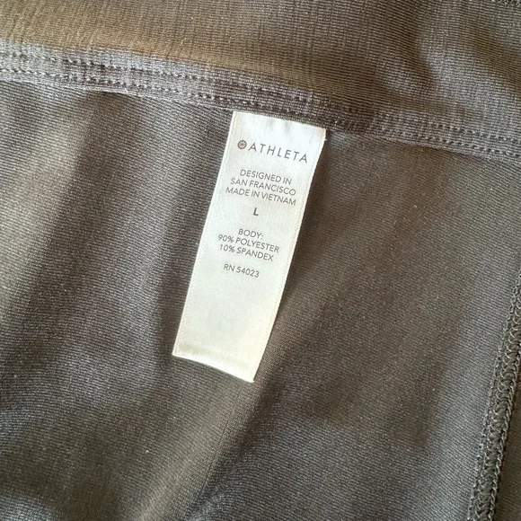 Women’s Athleta Hooded Pull-Over with Thumb Holes Size: Large - Picture 7 of 7